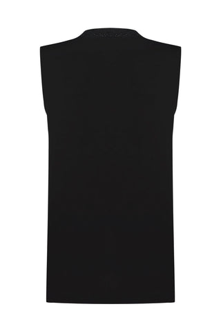 Sleeveless T-shirt