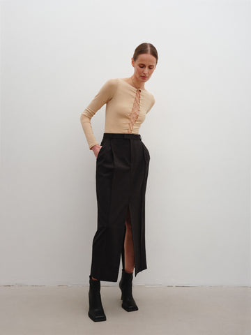 Double-cutouts skirt